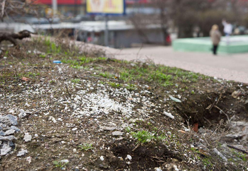 Соль, бетон, трава и металл: честный разговор о зимних реагентах